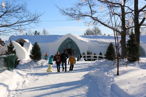 Hôtel de Glace ice hotel near Quebec City