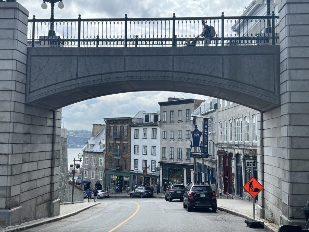 Côte de la Montagne climbing through Old Quebec