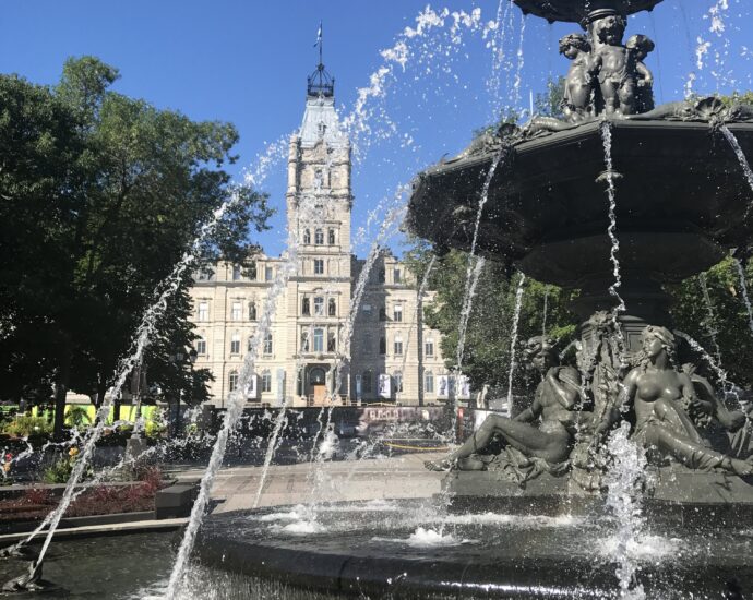 Fontaine de Tourny, a gift from the Simons family to Quebec City