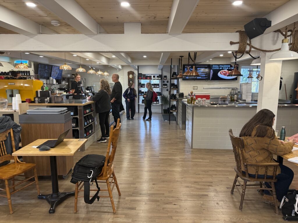 Interior of Smith Café Cap-Rouge with the coffee counter, pizzeria and seating