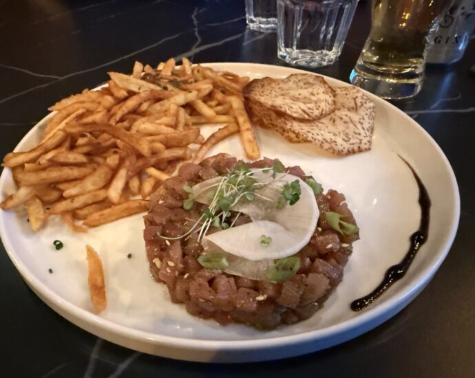 Asian tuna tartare with fries and toast at Veravin in Quebec City